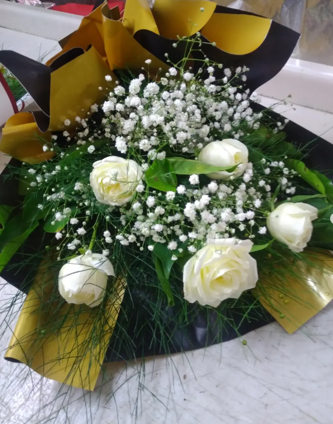 5 Lİ BEYAZ GÜL BUKETİ